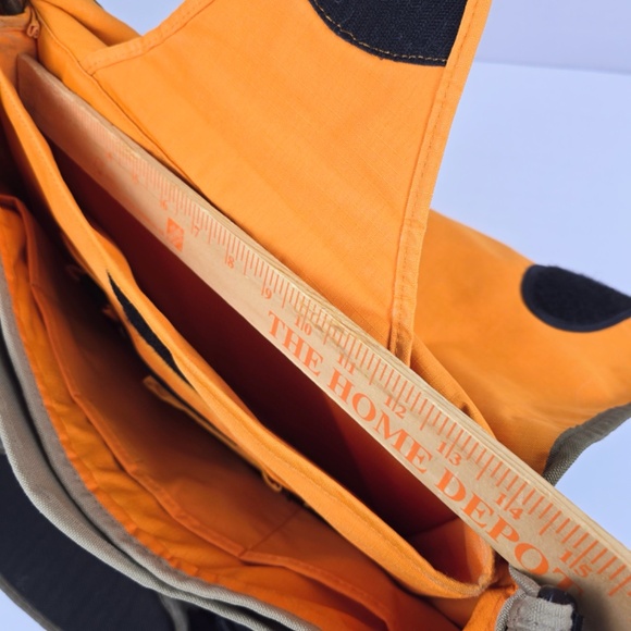 Crumpler The Considerable Embarrassment Laptop Messenger Bag 15" Olive Khaki - Picture 13 of 13